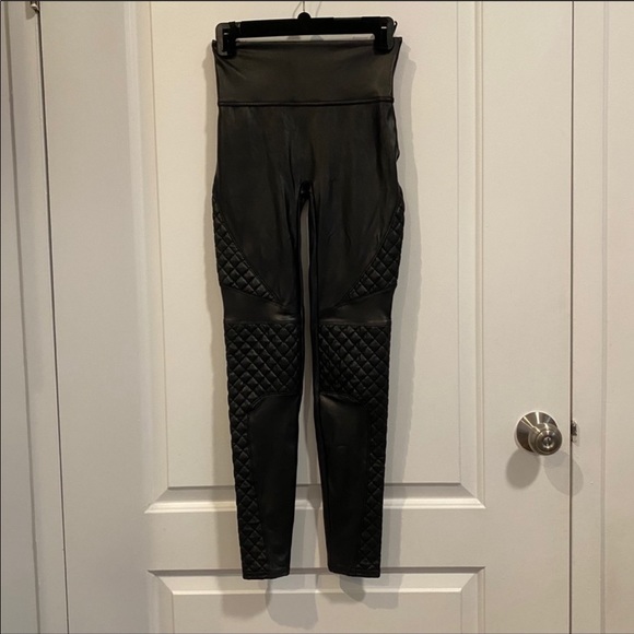Spanx Faux Leather Quilted Leggings NWOT - Picture 5 of 6